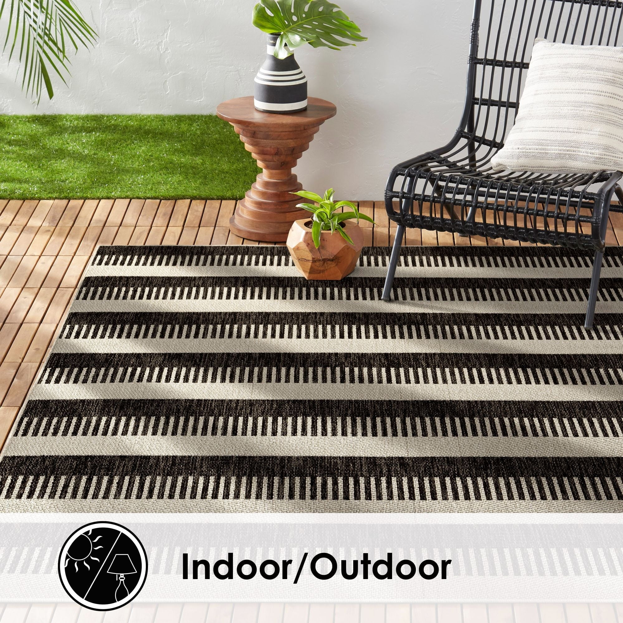 Nicole Miller New York Patio Country Charlotte Modern Striped Indoor/Outdoor Area Rug, Ebony 5'2"x7'2"