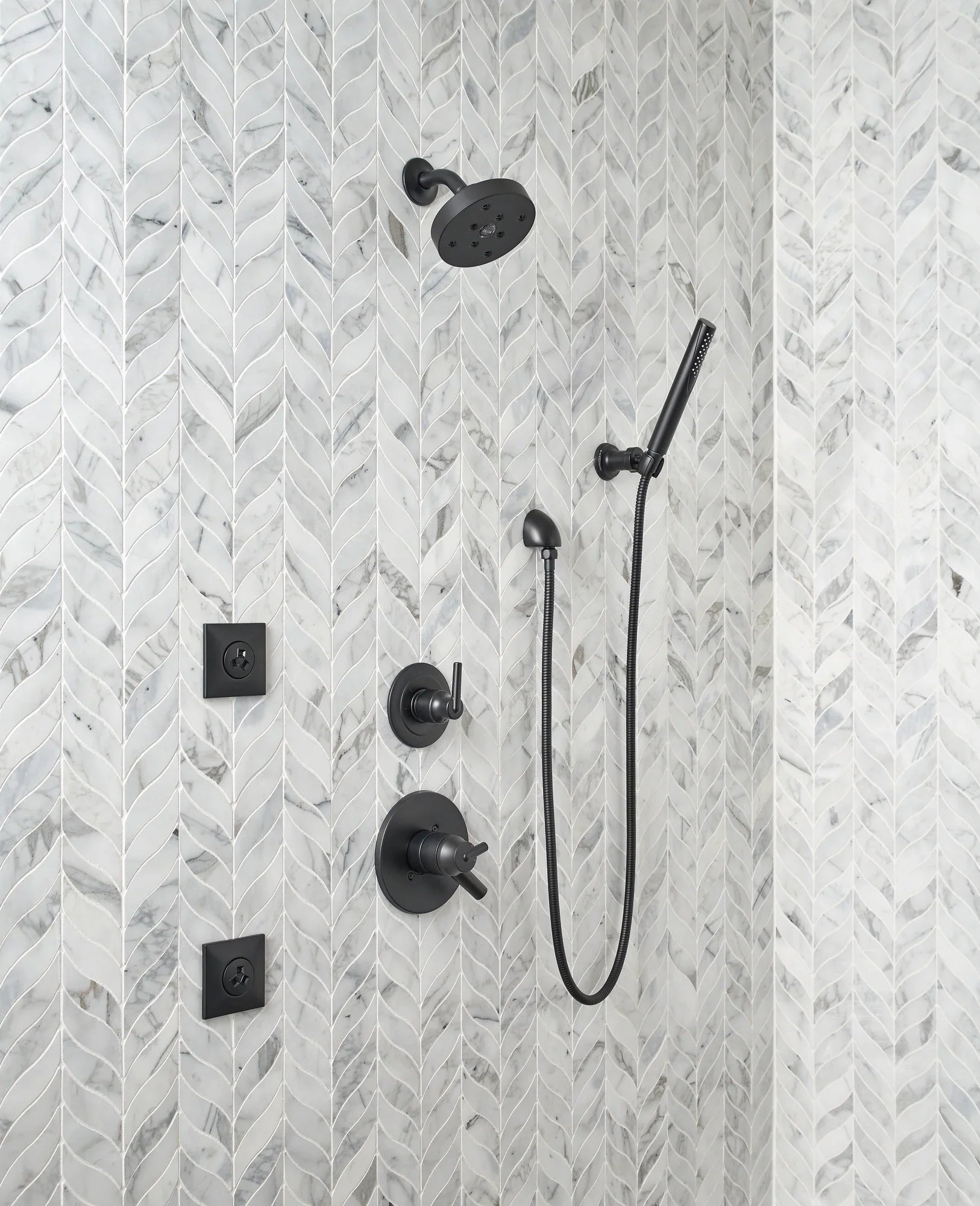 Delta Wall Elbow for Hand Shower in Matte Jet 50560-BL