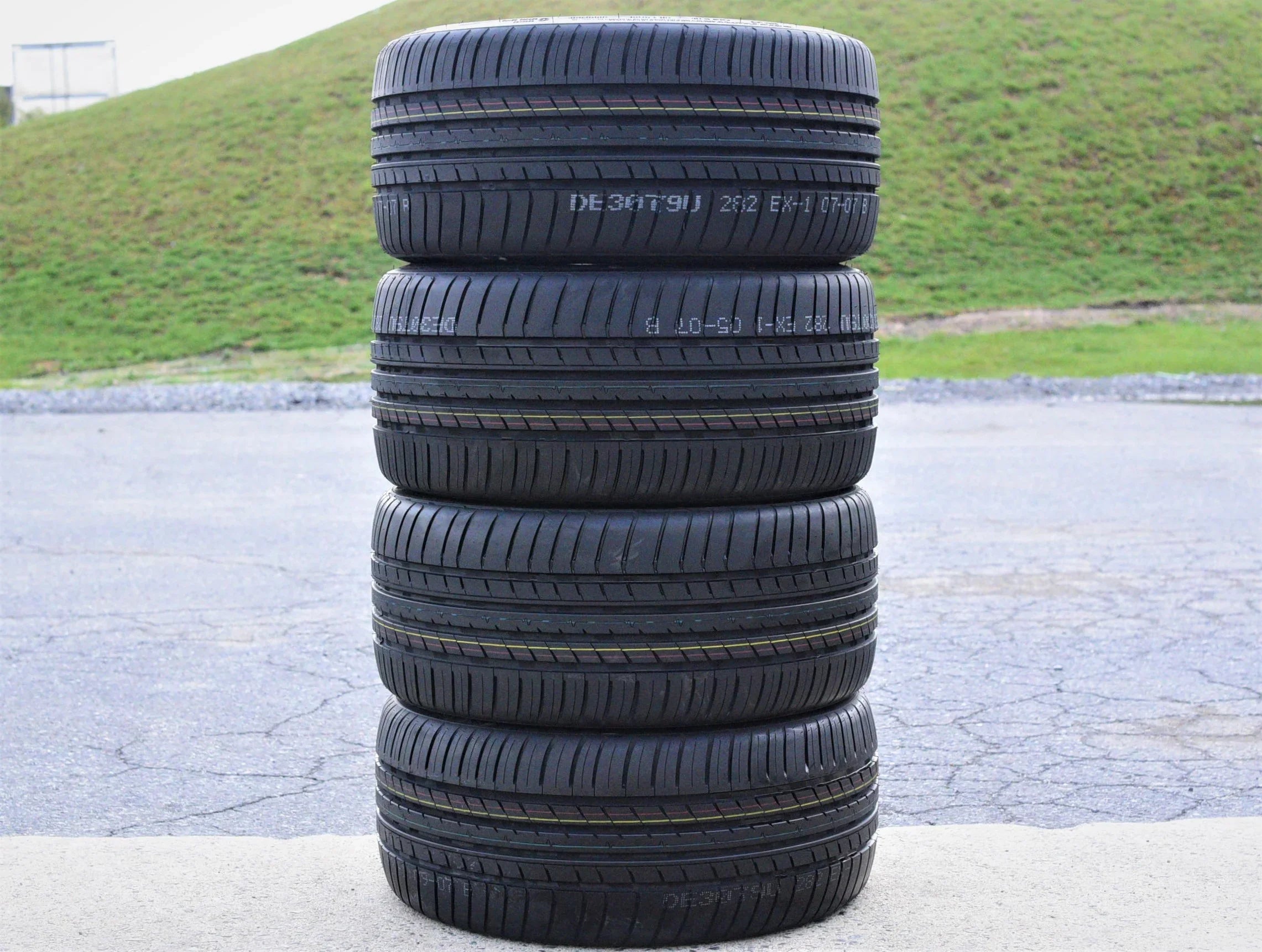 Pair of 2 (TWO) Cosmo MuchoMacho 235/35ZR19 235/35R19 91Y XL All Season Performance Tires Fits: 2018-23 Honda Civic Sport Touring, 2016-18 Ford Focus RS