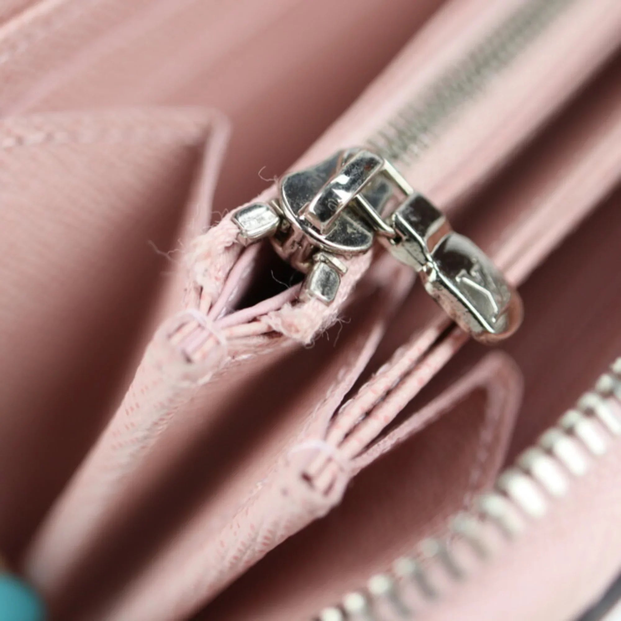 Pre-Owned LOUIS VUITTON Louis Vuitton Zippy Wallet Long M61863 Epi Leather Rose Ballerine Round Zipper Zip Around (Good)